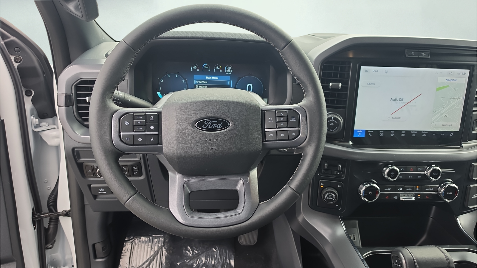New 2026 Oxford White Ford XLT image 15
