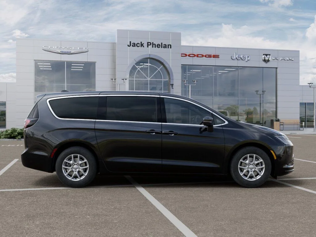New 2027 Diamond Black Crystal Pearl-Coat Exterior Paint Chrysler Select image 21