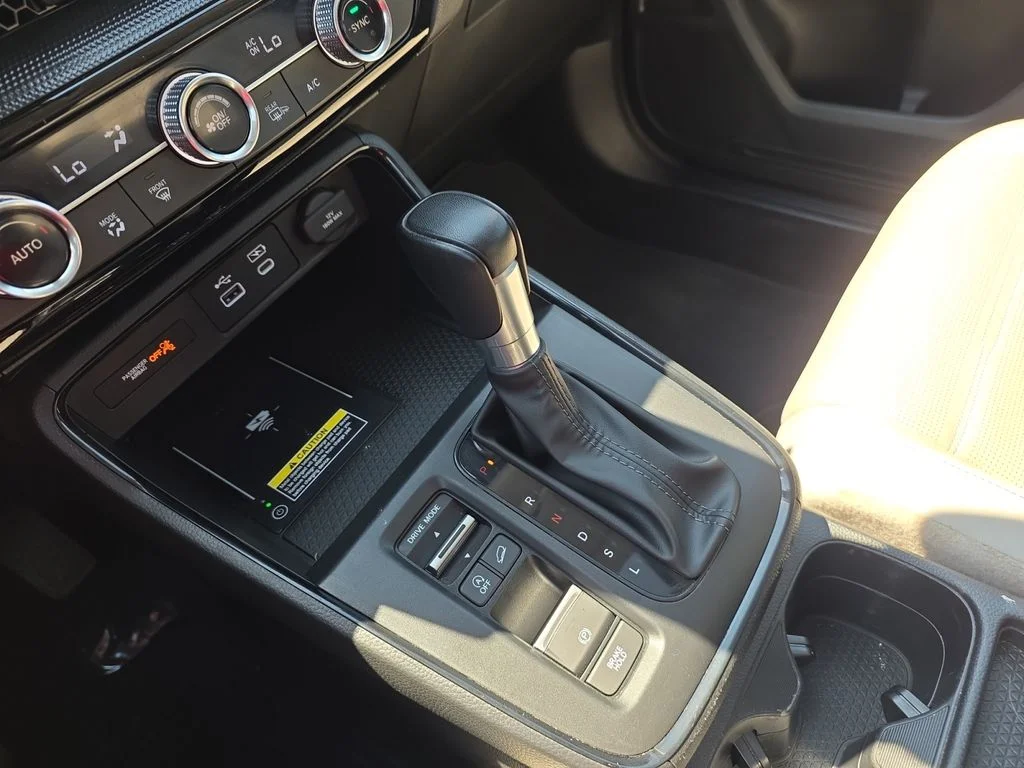 Used 2025 WHITE Honda EX-L image 16
