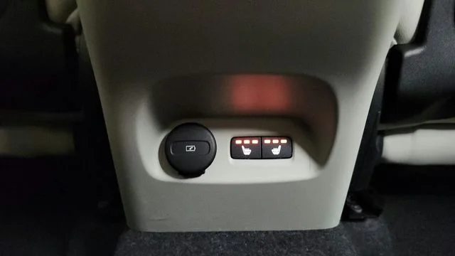 Used 2026 Cloud Volvo B5 Plus image 46