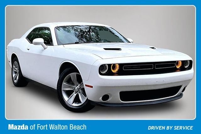 2019 Dodge Challenger SXT Auto's photo