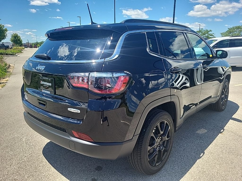 Certified Used 2024 Black Jeep Latitude Lux image 5