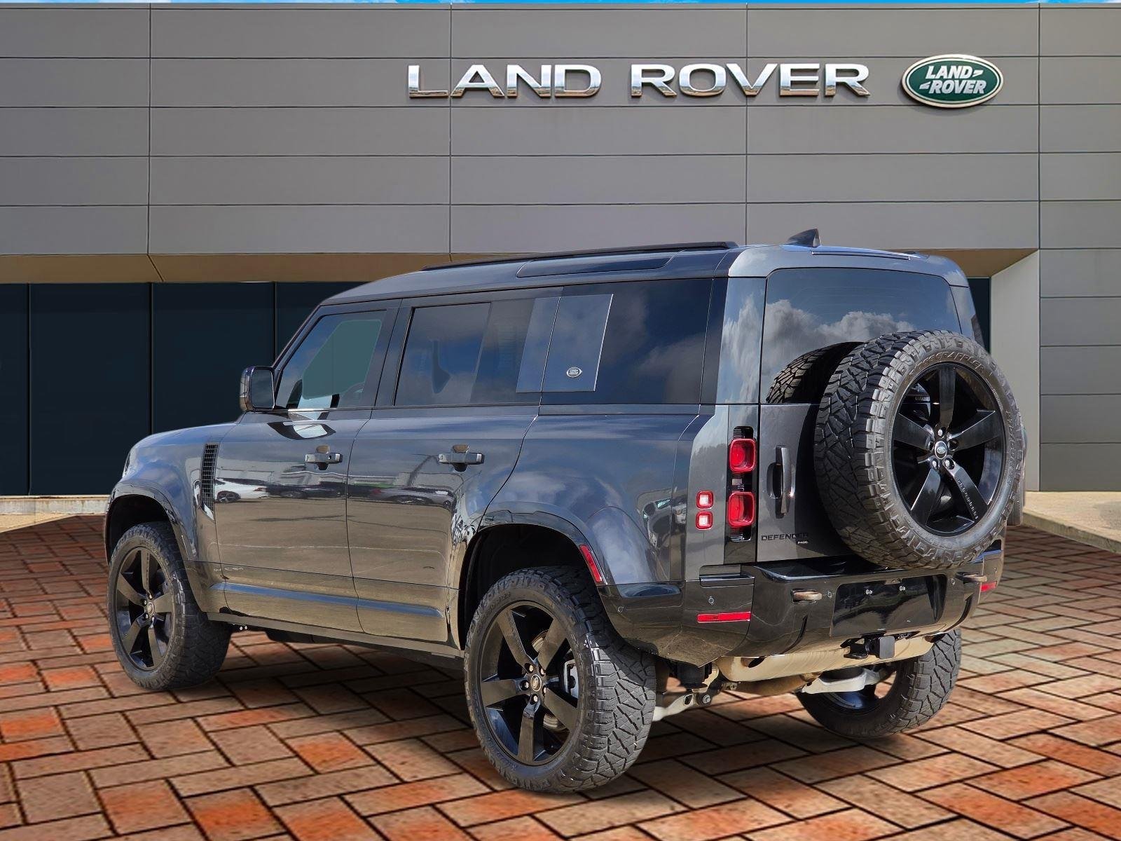 Used 2022 Carpathian Grey Premium Metallic Land Rover X-Dynamic image 6