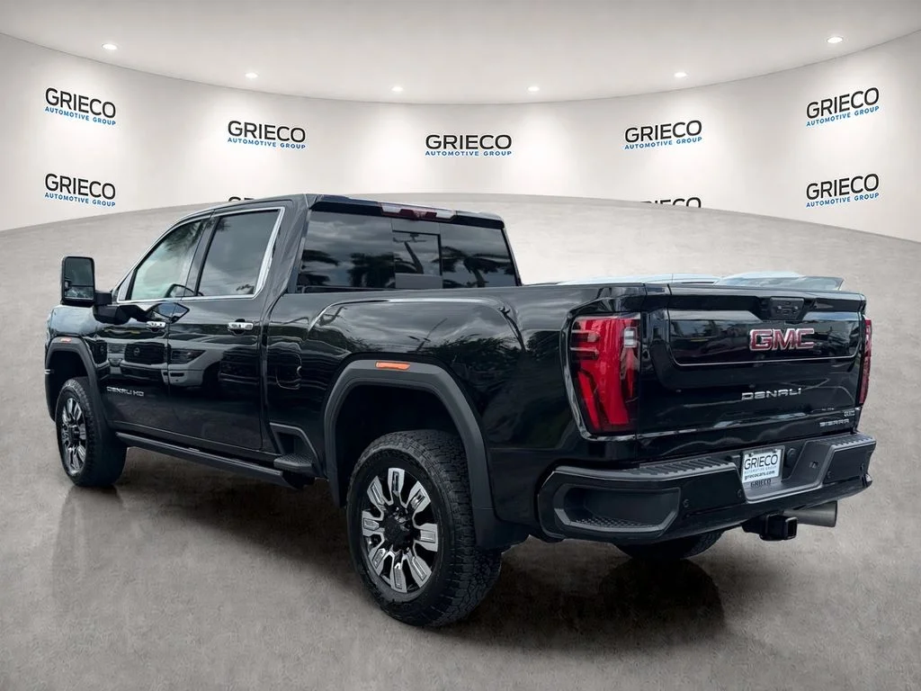 Used 2024 Onyx Black GMC Denali image 5