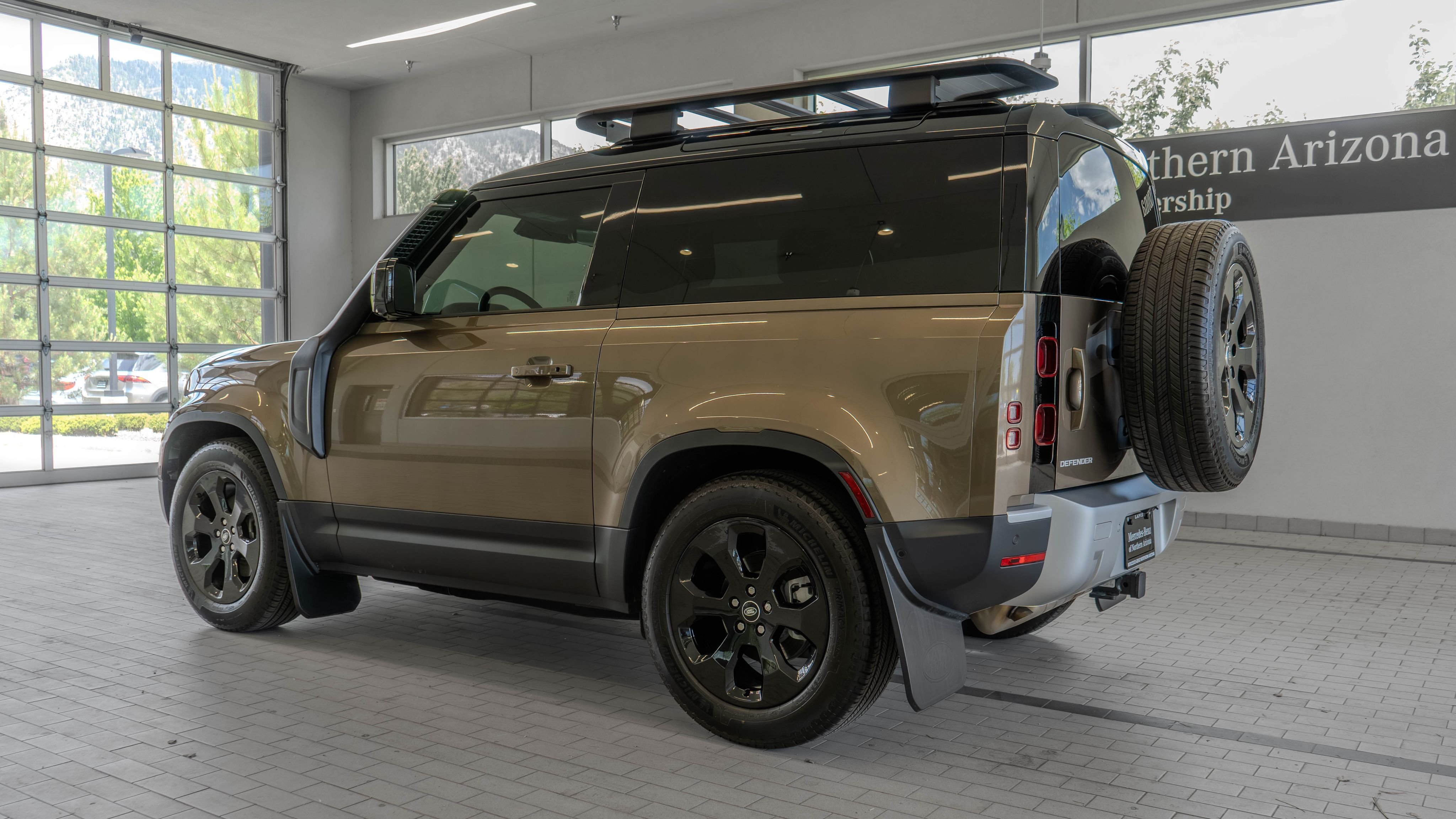 Used 2025 Gondwana Stone Metallic Land Rover S image 13