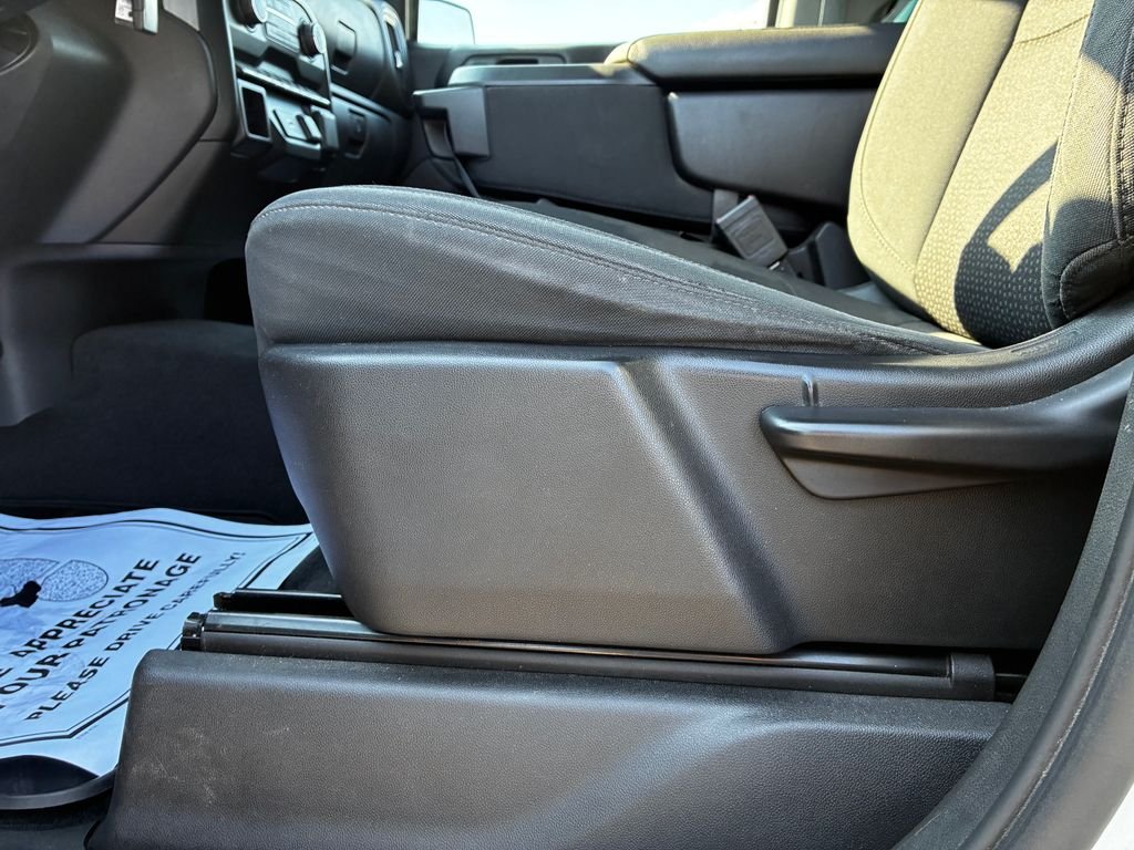 Used 2020 White Chevrolet Custom image 9