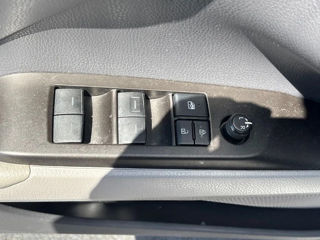 Used 2021 Silver Toyota LE image 7