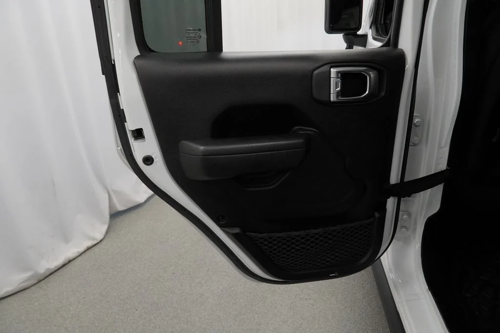 Used 2022 White Jeep Unlimited Rubicon 4xe image 43