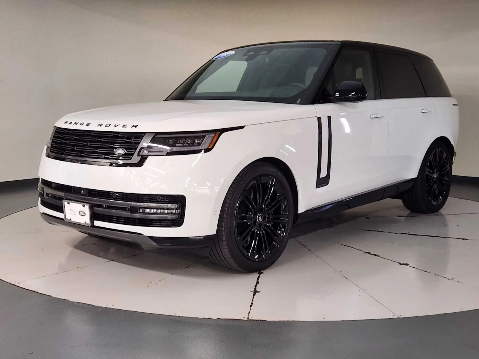 Used 2025 Fuji White Land Rover Autobiography - P530 SWB image 1