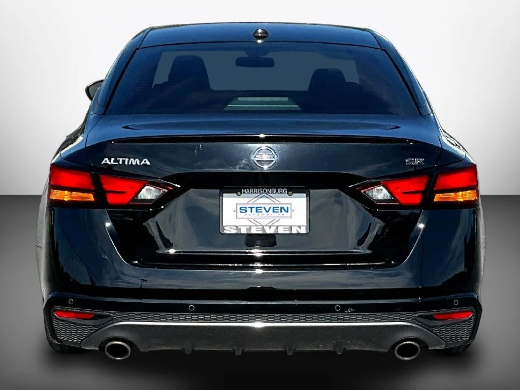 Used 2020 Black Nissan 2.5 SR image 5