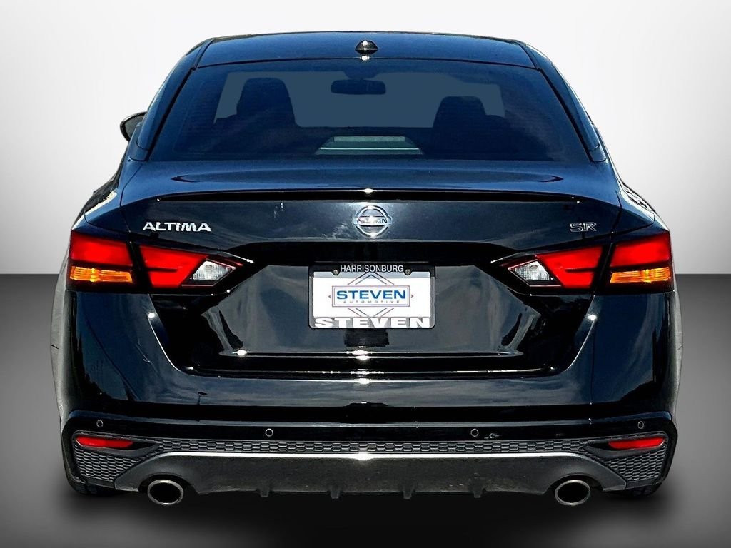 Used 2020 Black Nissan 2.5 SR image 5