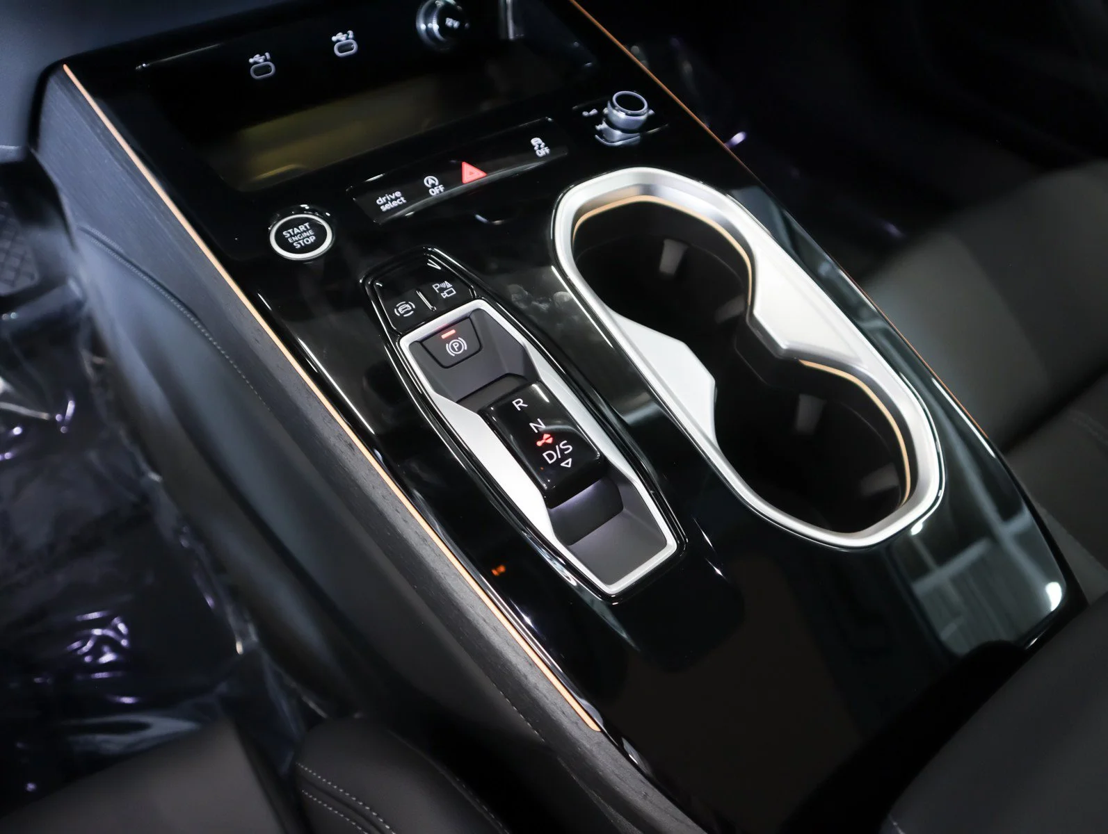 New 2026 Daytona Gray Pearl Effect Audi Premium Plus image 22