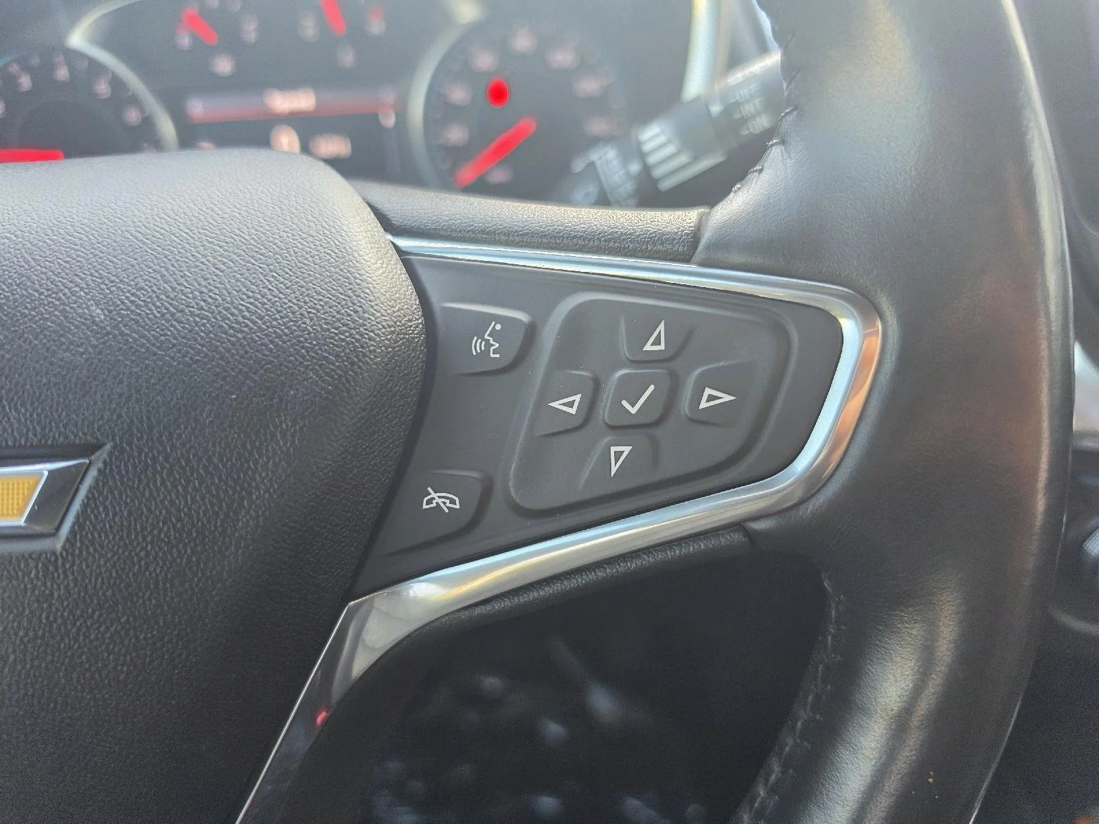 Used 2020 BLACK Chevrolet Premier image 16