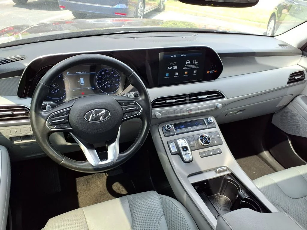 Used 2020 Sierra Burgundy Hyundai SEL image 4
