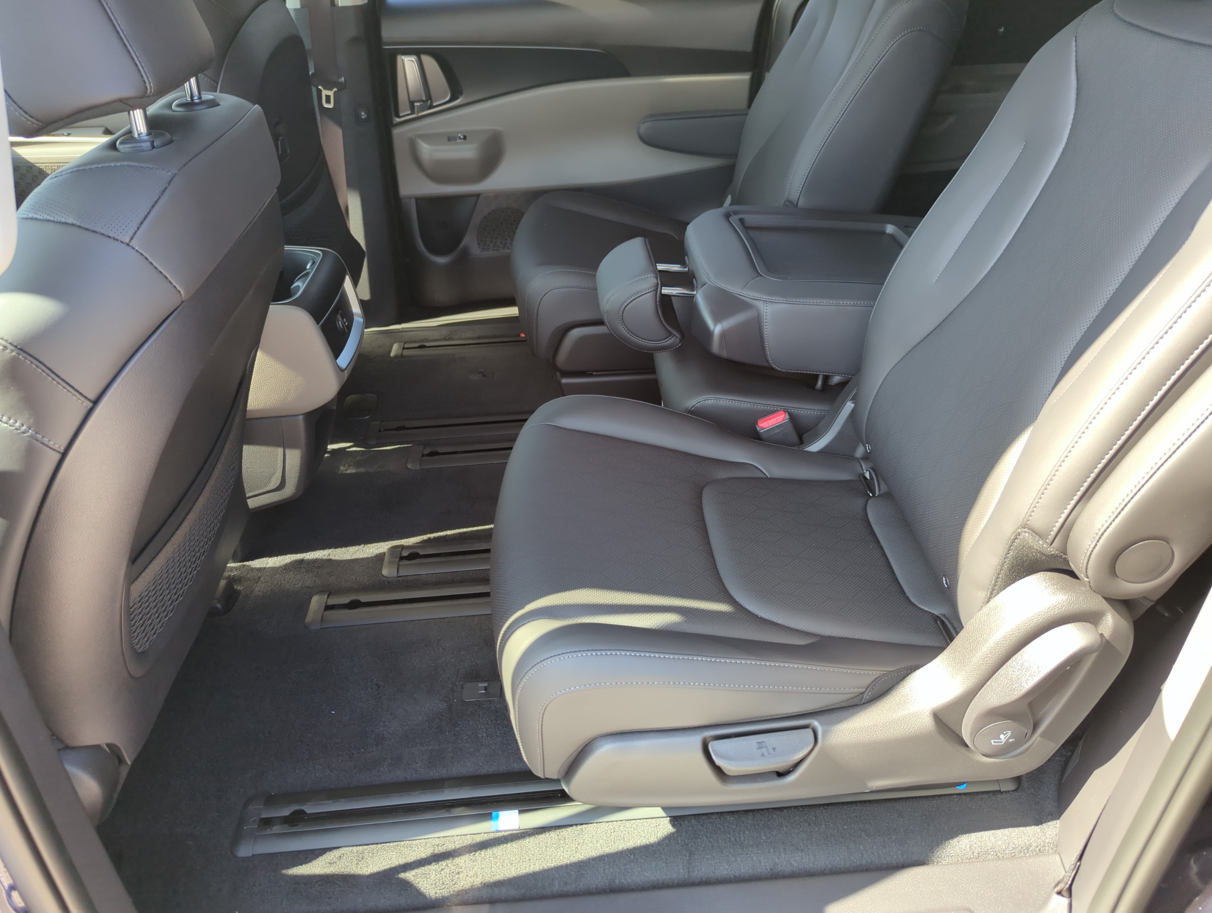 New 2026 Deep Chroma Blue Kia LXS image 16