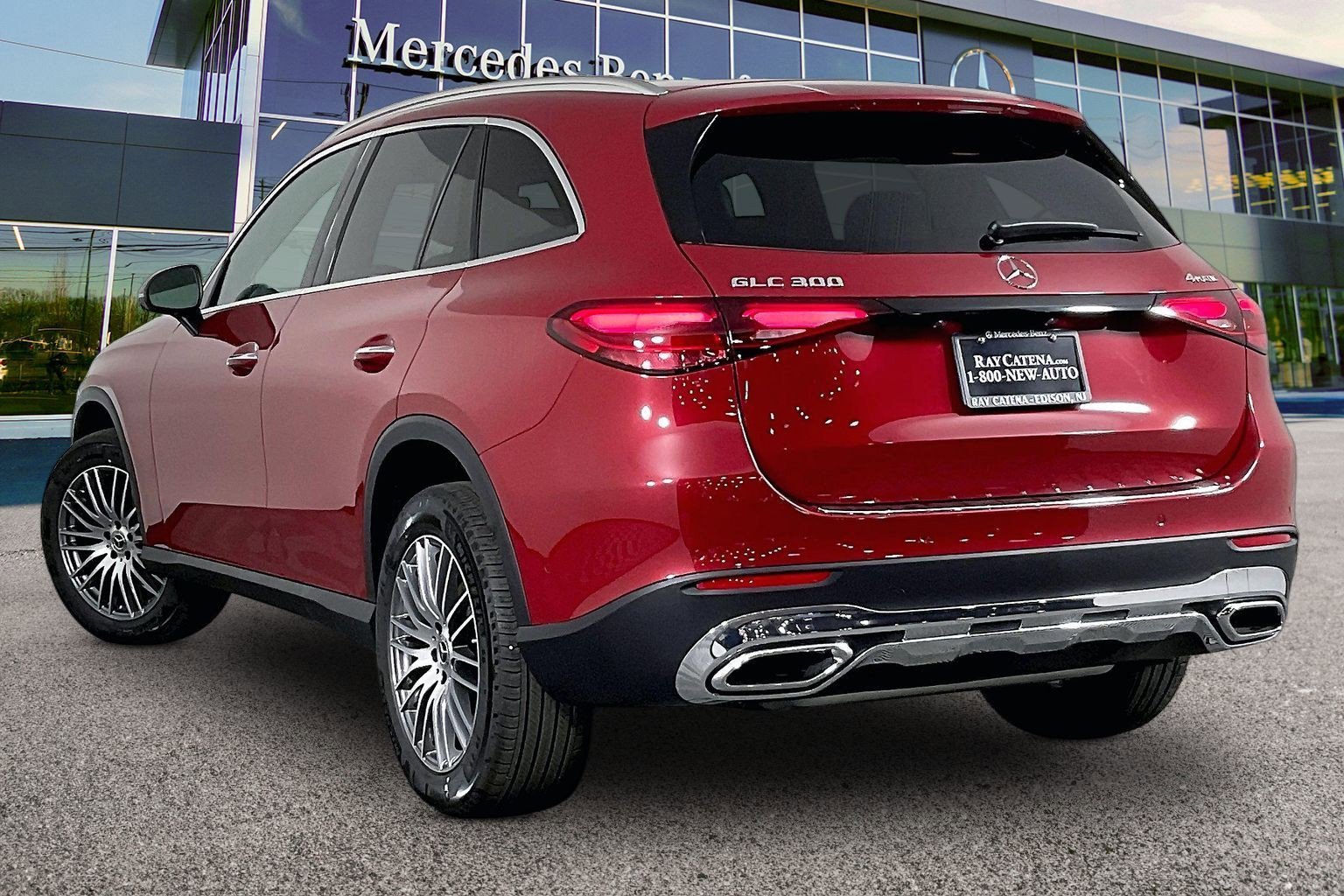 New 2026 MANUFAKTUR Patagonia Red Metallic Mercedes-Benz GLC 300 image 16