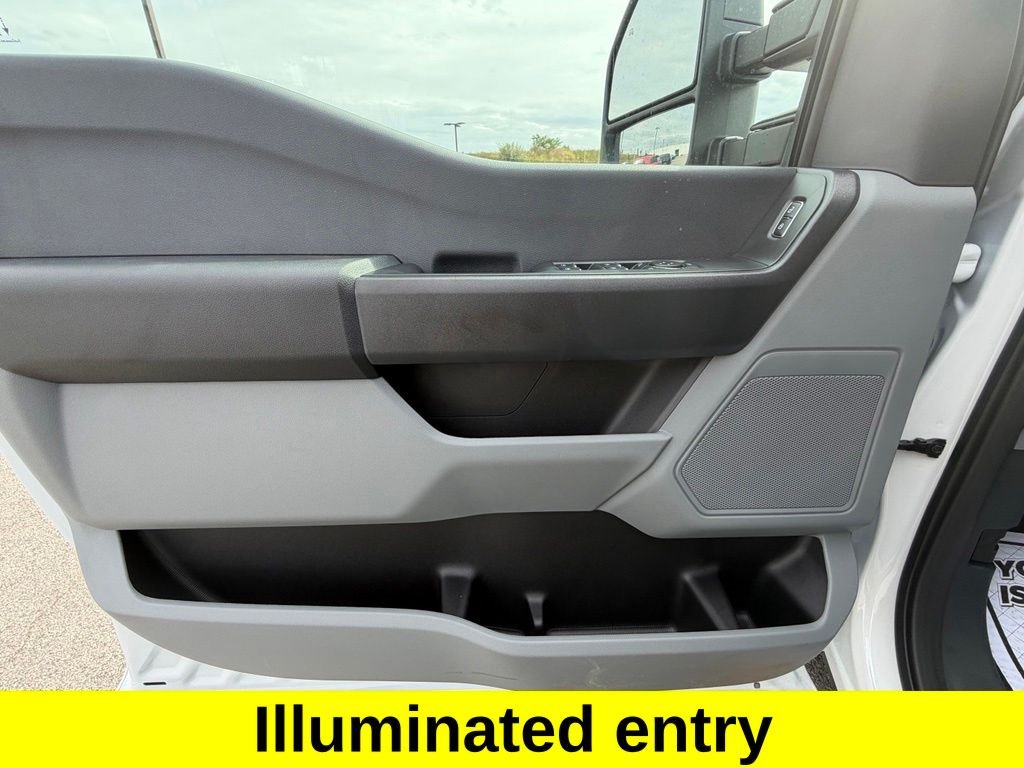 New 2026 Oxford White Ford F-350® XL image 20