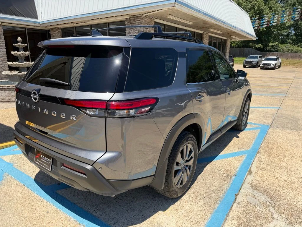 Used 2025 Gray Nissan SV image 8