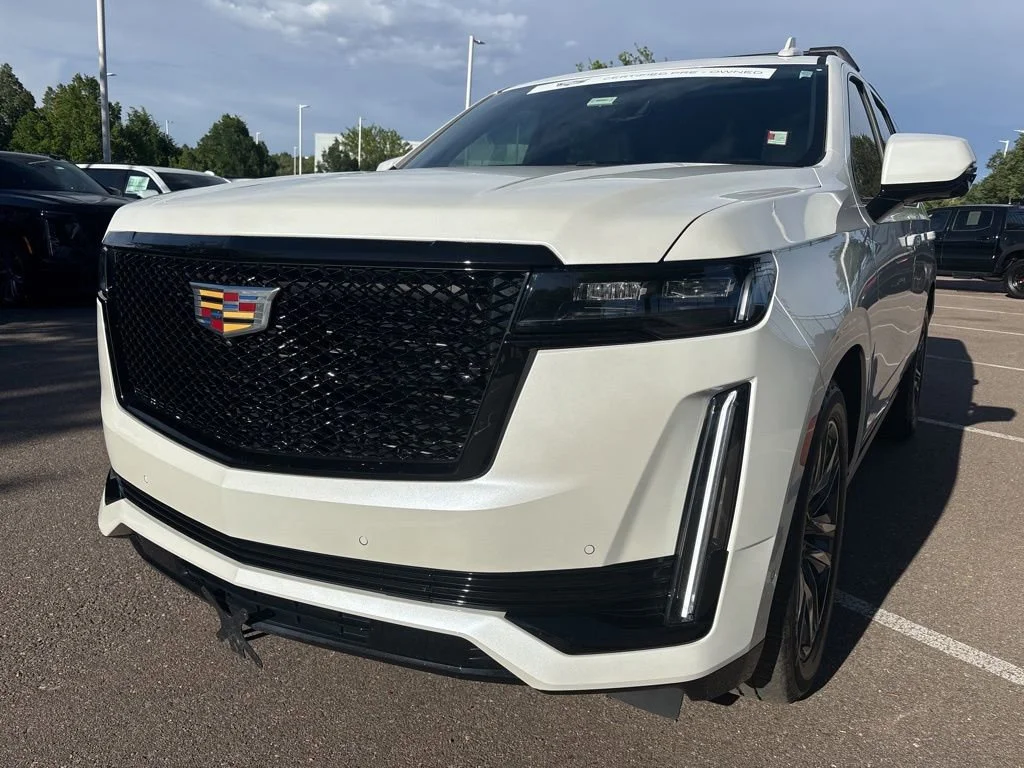 Certified Used 2023 Crystal White Tricoat Cadillac Sport image 8