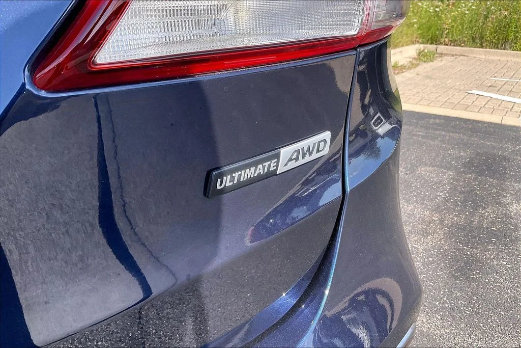 Used 2017 Blue Hyundai Limited Ultimate image 7