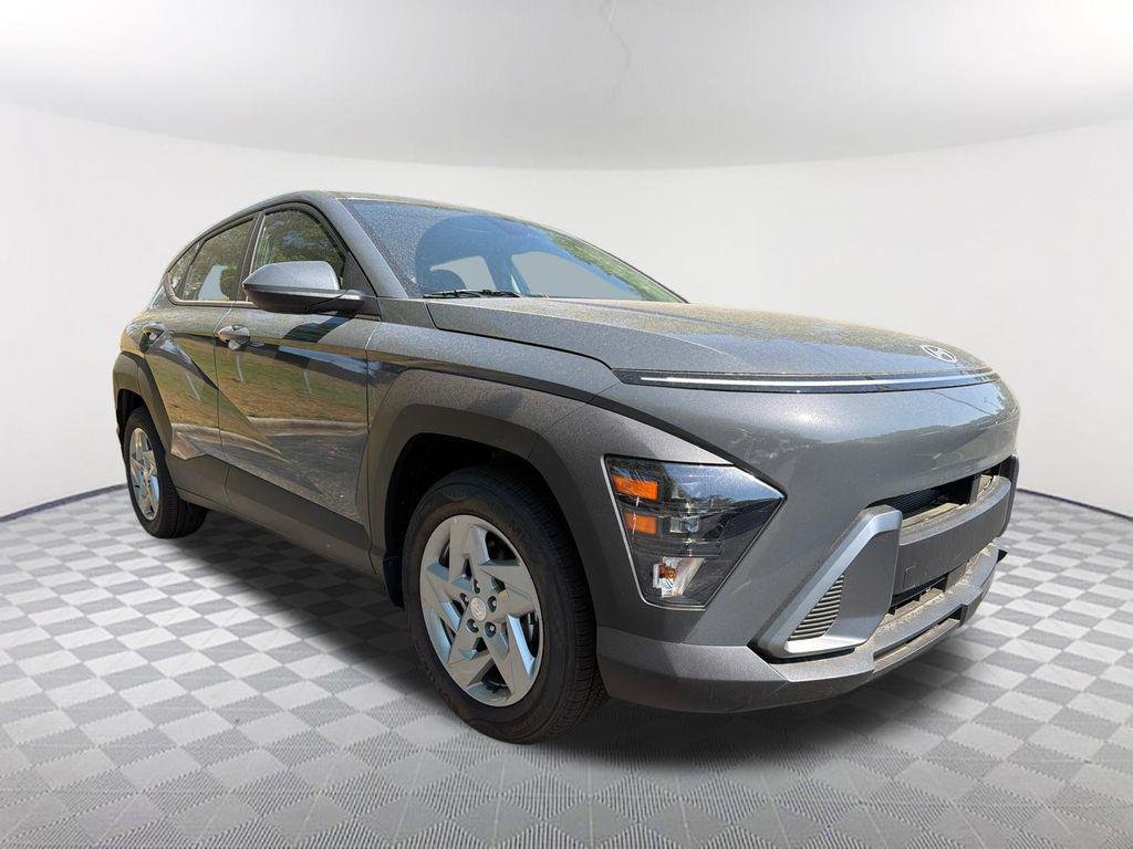 New 2026 Gray Hyundai SE FWD image 3