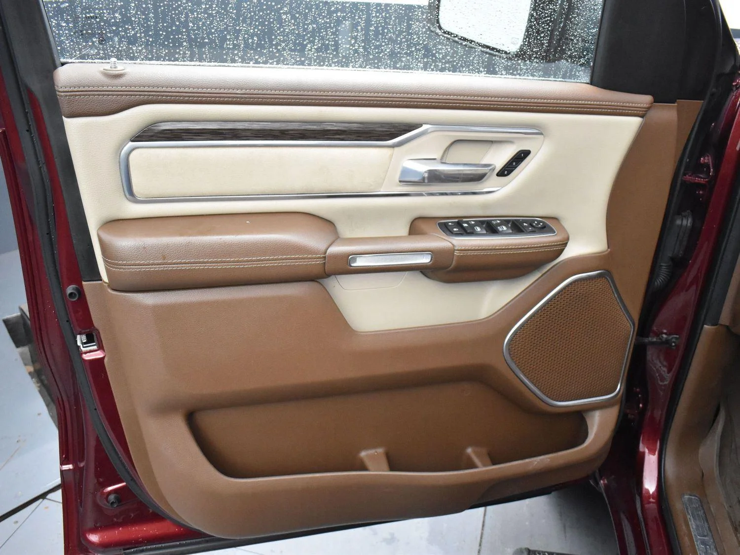 Used 2020 Delmonico Red Pearlcoat Ram Laramie image 9