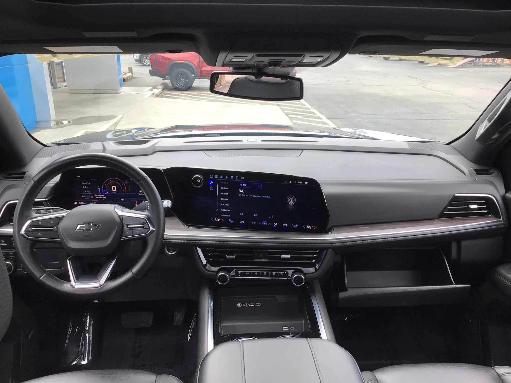 Used 2025 Dark Ash Metallic Chevrolet Z71 image 21