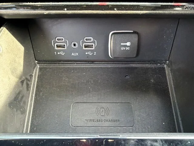 Used 2023 White Jeep Altitude image 24