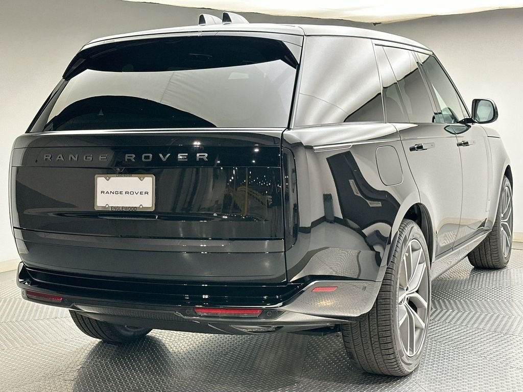 New 2026 Santorini Black Land Rover SE image 3