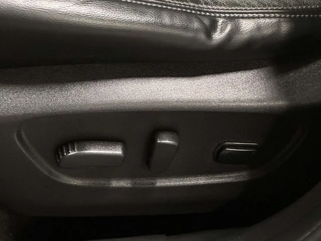 Used 2017 Magnetic Black Nissan SL image 15
