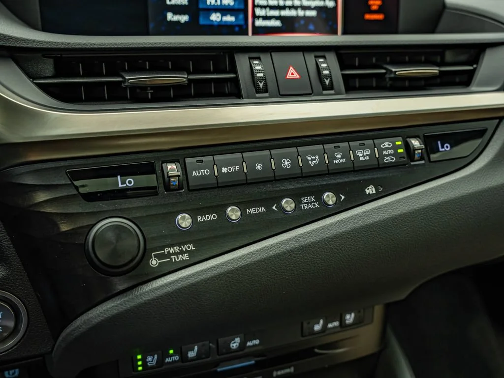 Used 2019 White Pearl Lexus 350 image 28