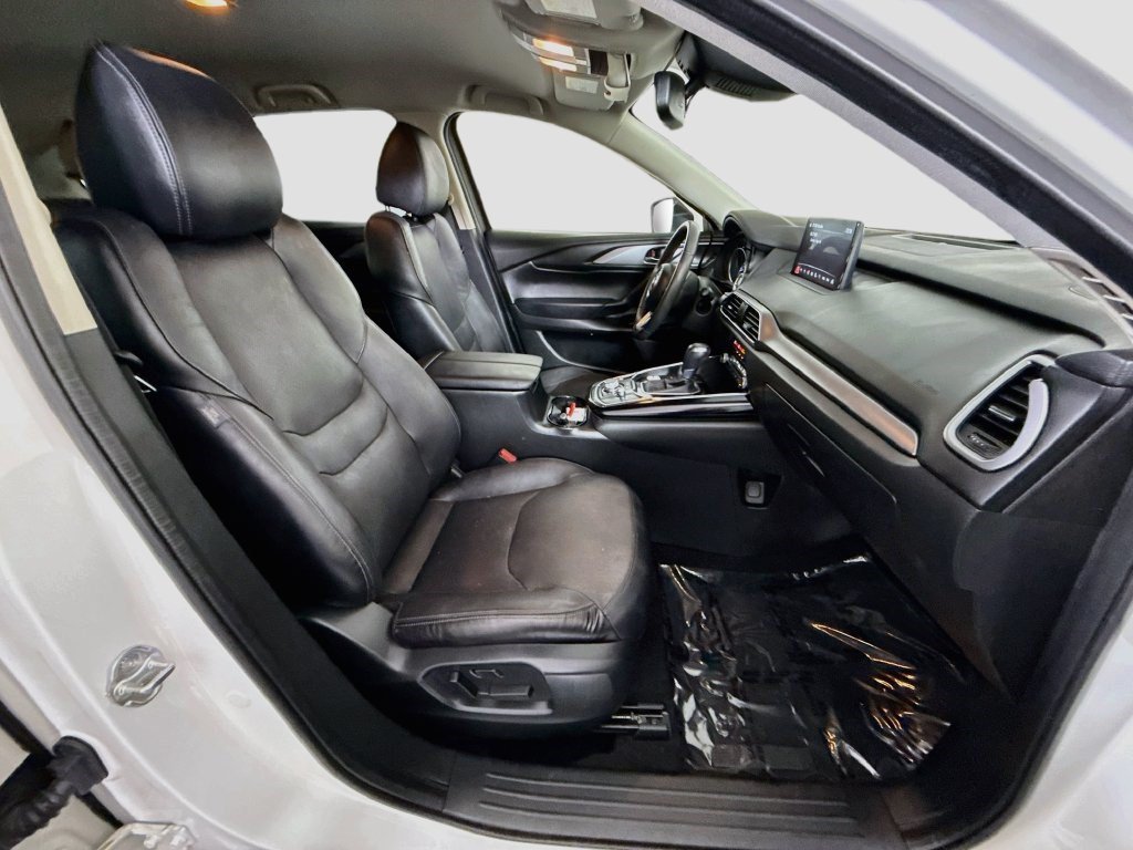 Used 2020 Snowflake White Pearl Mica Mazda Touring image 25