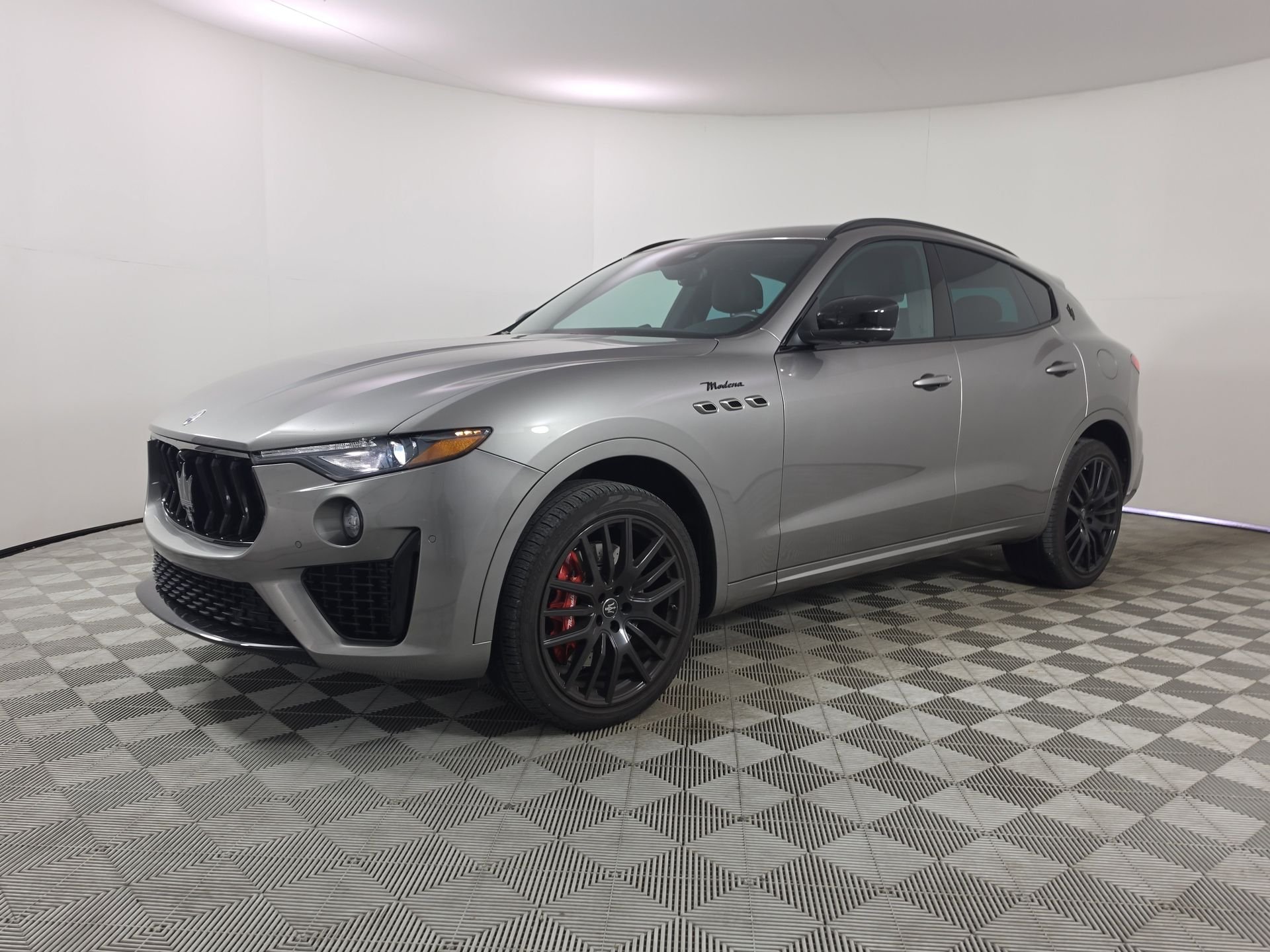 Used 2022 Gray Maserati Modena image 3