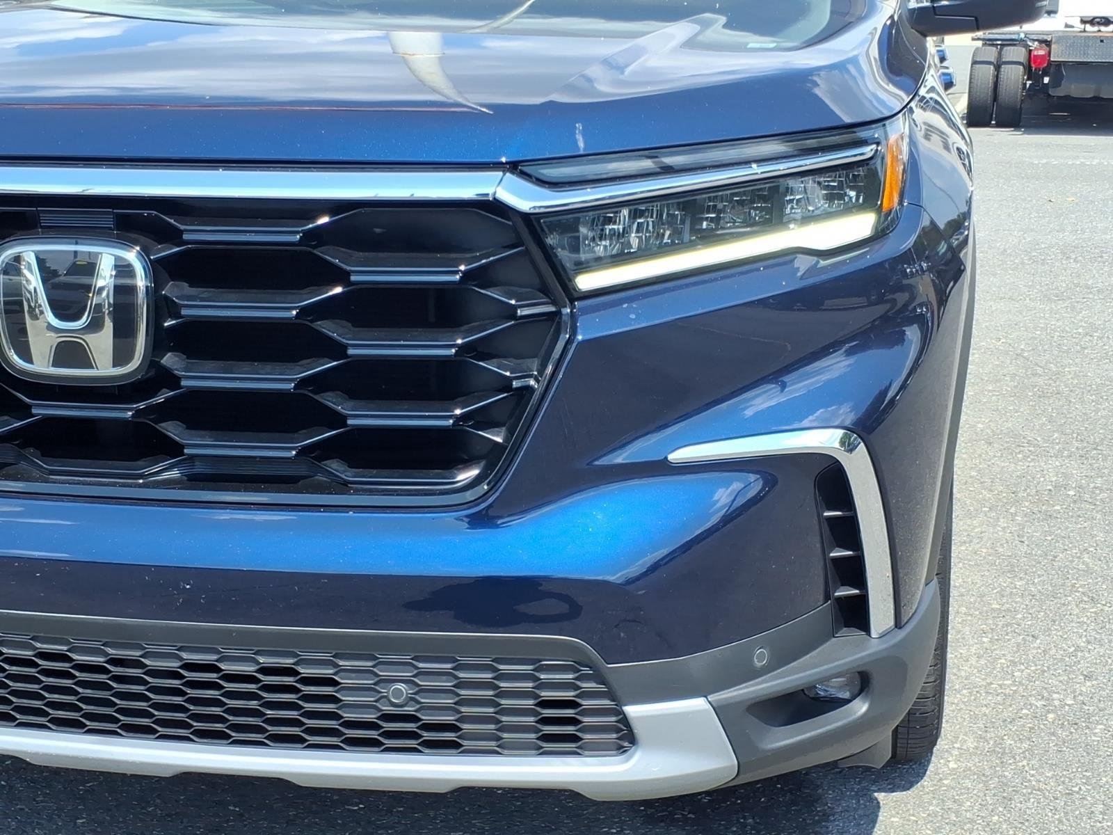 Used 2025  Honda TRG image 17
