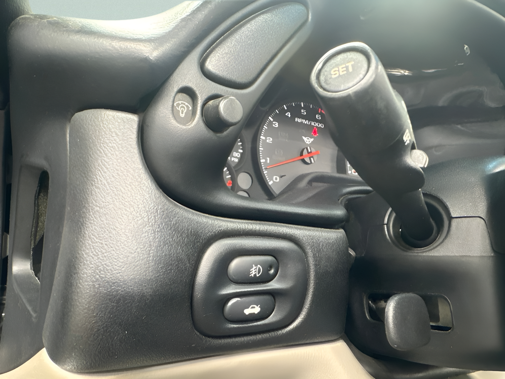 Used 2000 Sebring Silver Metallic Chevrolet Base image 8