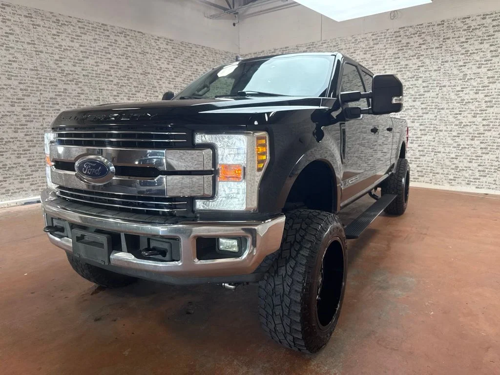 Used 2019 Agate Black Metallic Ford Lariat image 3