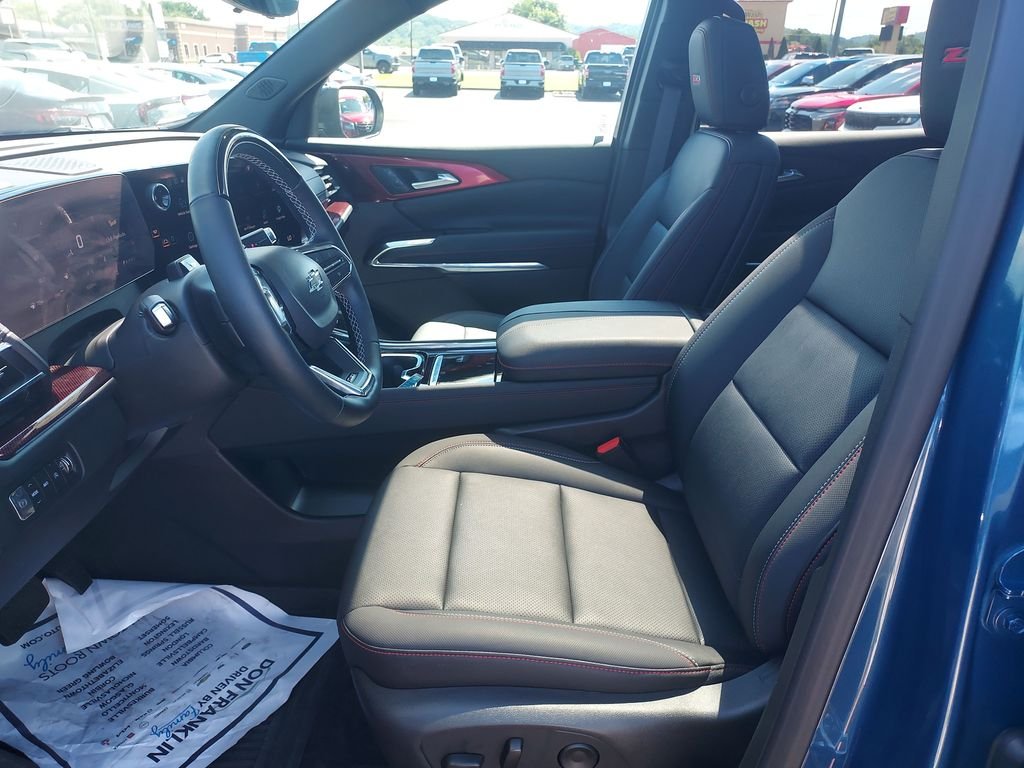 Used 2025 Blue Chevrolet Z71 image 13