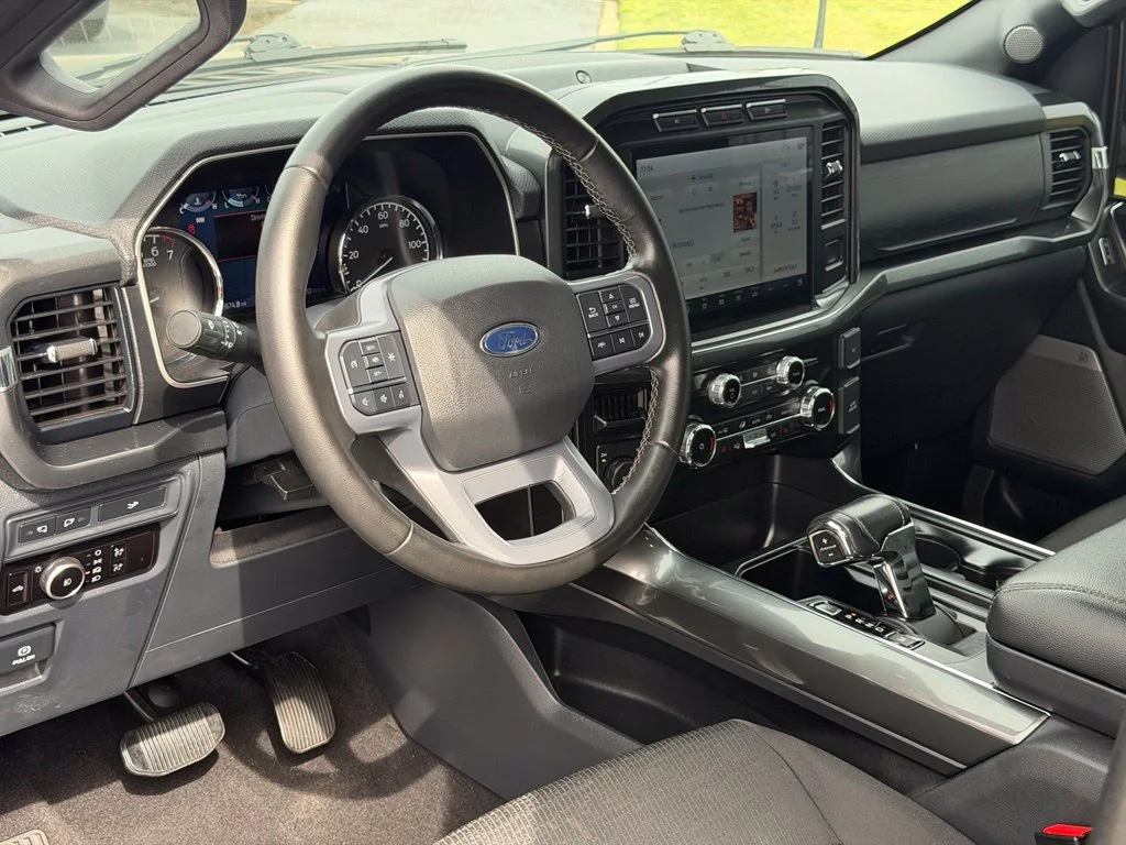 Used 2023 Black Ford XLT image 10