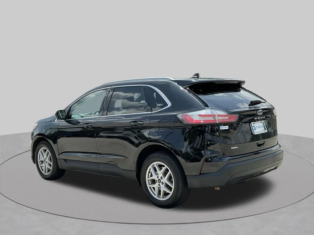 Used 2023 Black Ford SEL image 5