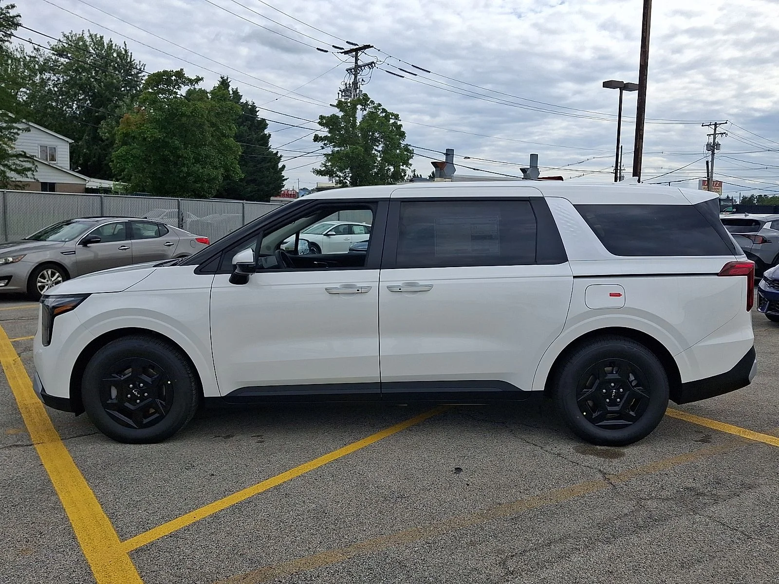 New 2027 White Kia LXS image 5