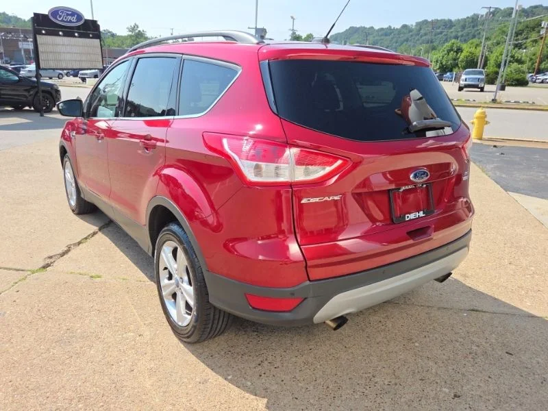 Used 2014 Red Ford SE image 5