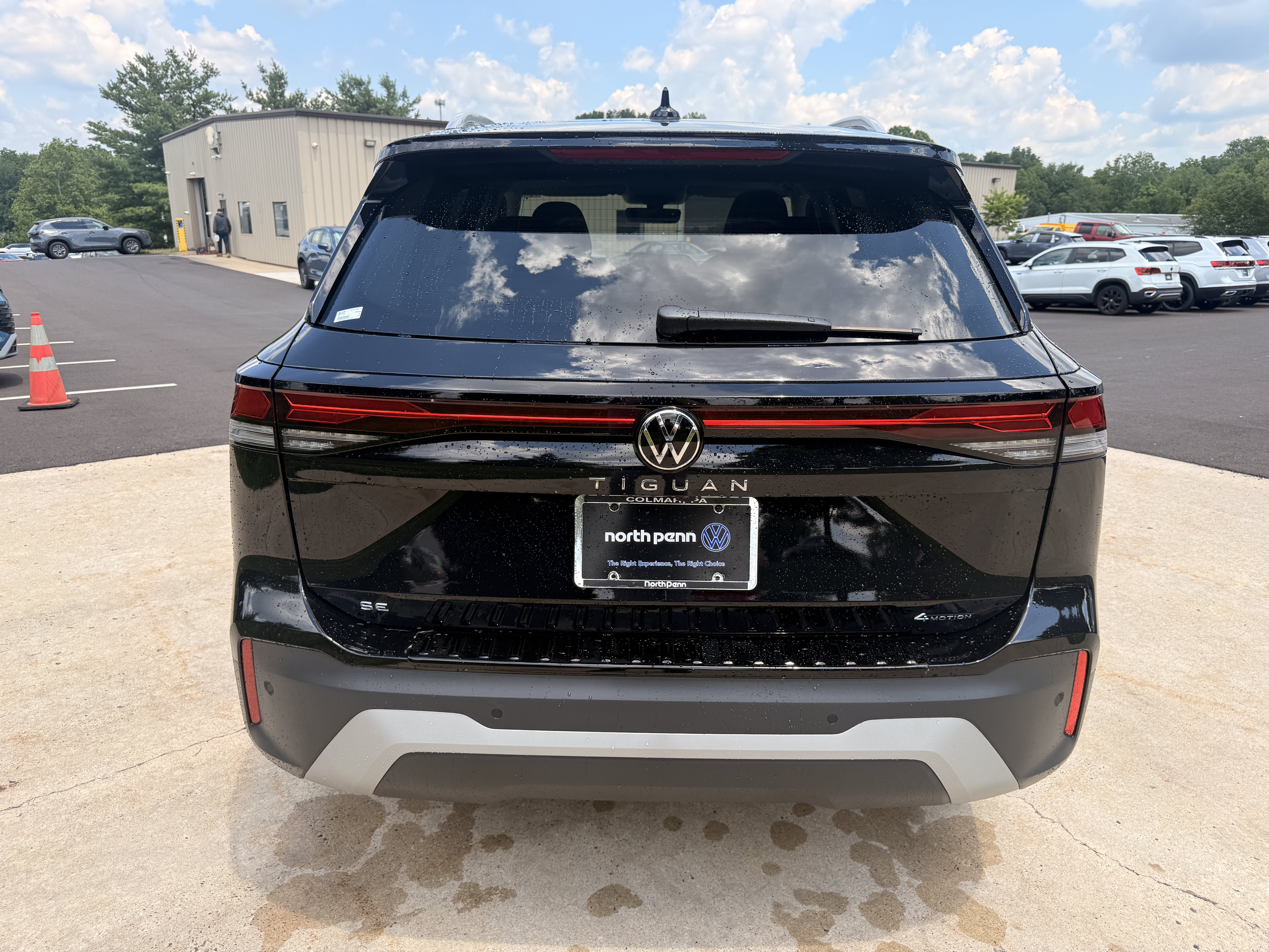 New 2026 Deep Black Pearl Volkswagen SE image 11