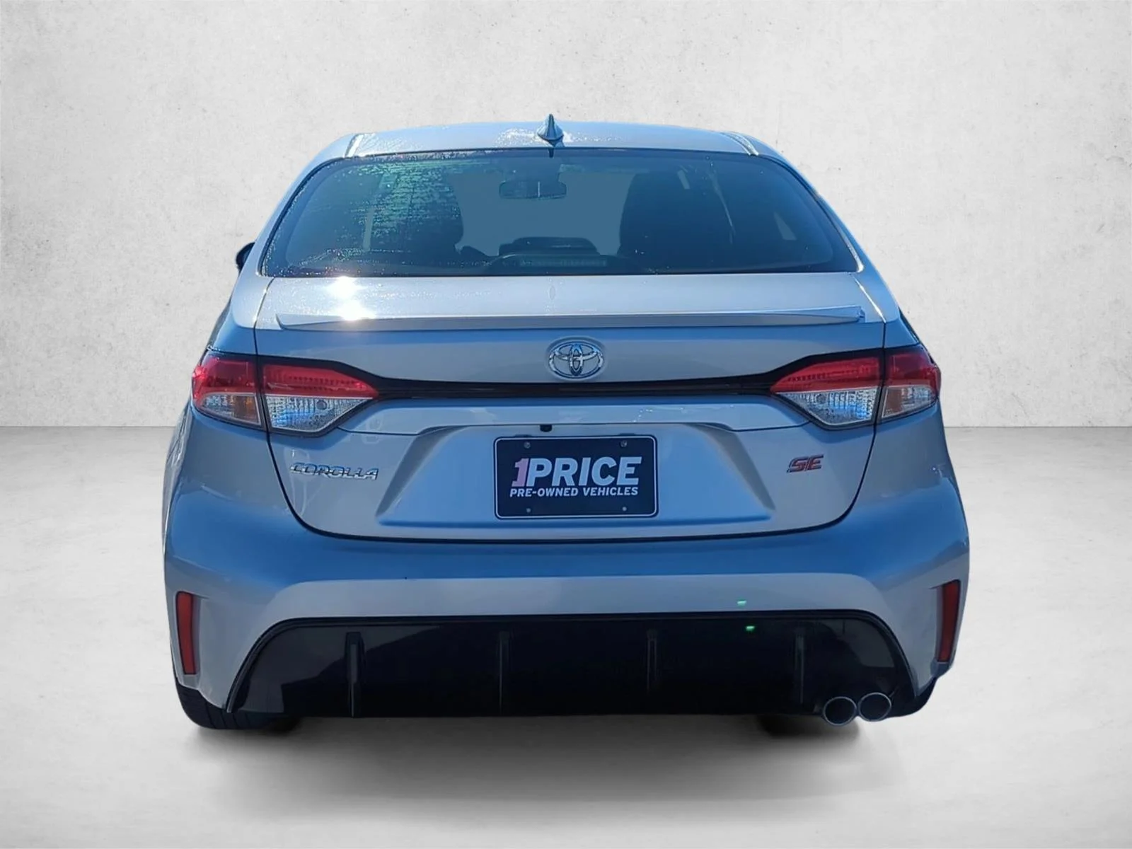 Used 2024 Classic Silver Metallic Toyota SE image 6