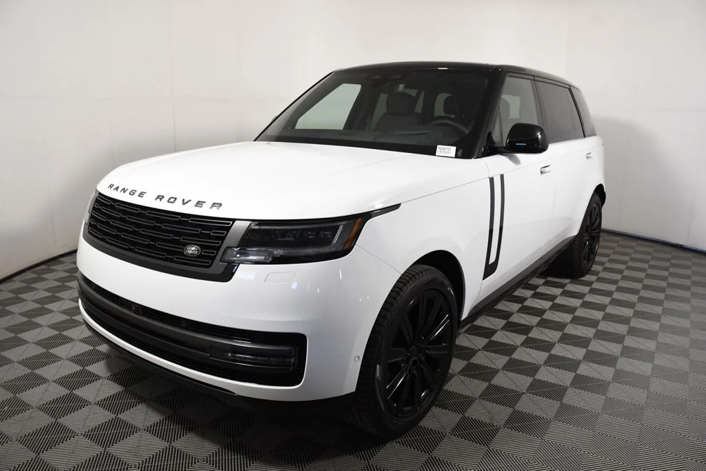 2026 Land Rover Range Rover 3.0 SE LWB 7's photo