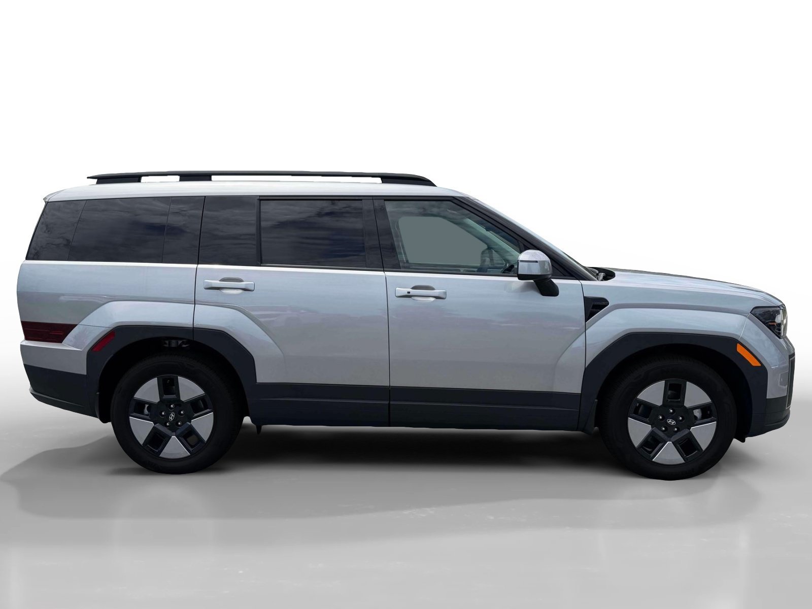 New 2027 Shimmering Silver Hyundai SEL image 9