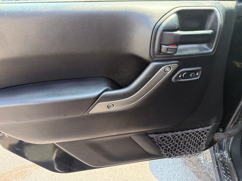 Used 2018 Black Jeep Unlimited Sport image 9