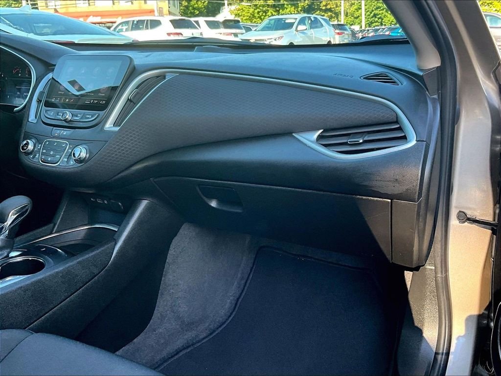 Used 2022 Gray Chevrolet LT image 12