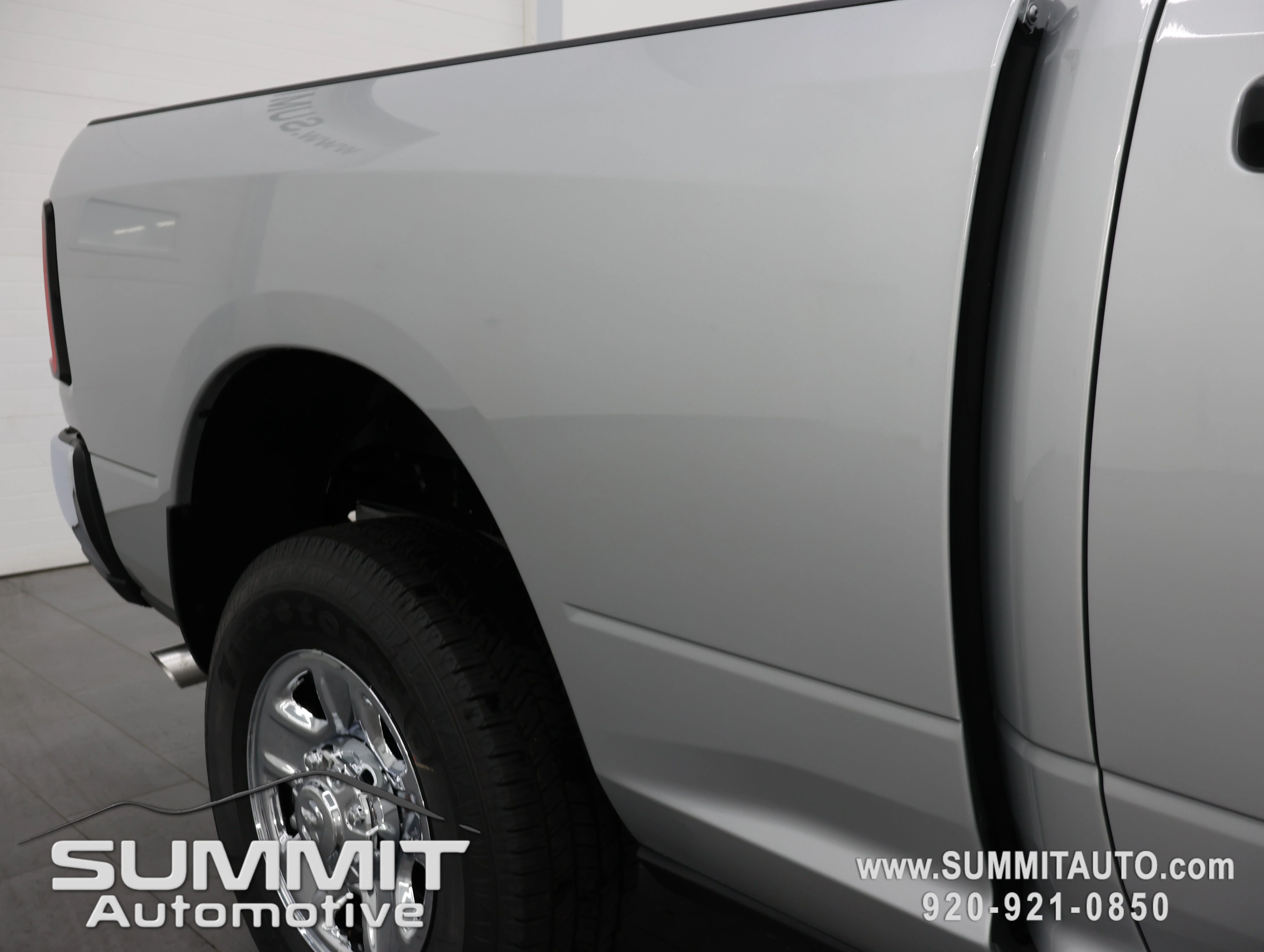 New 2026 Silver-Zynith Exterior Paint RAM Tradesman image 26