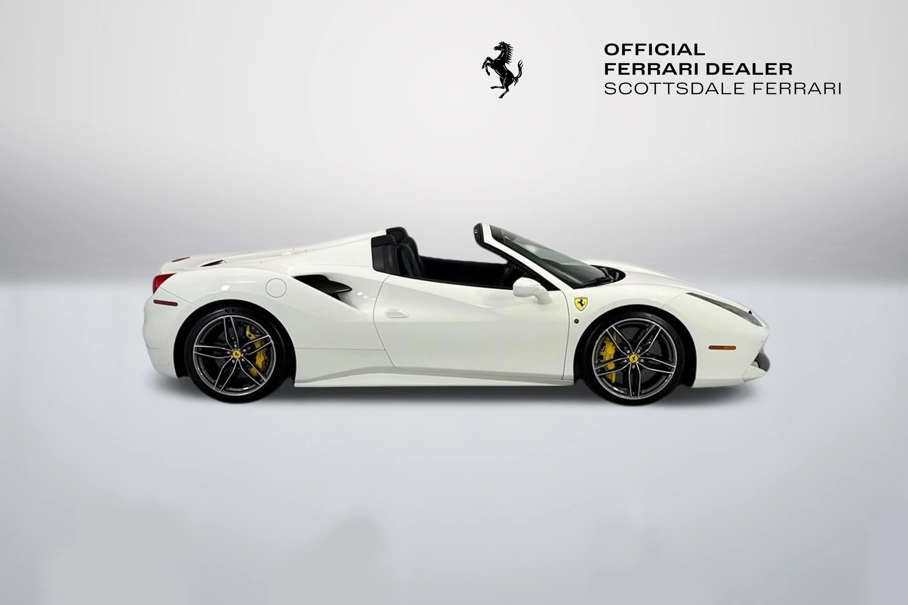 Used 2018 Bianco Avus Ferrari  image 4
