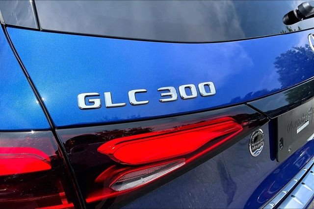 Used 2026 Blue Mercedes-Benz GLC 300 image 8